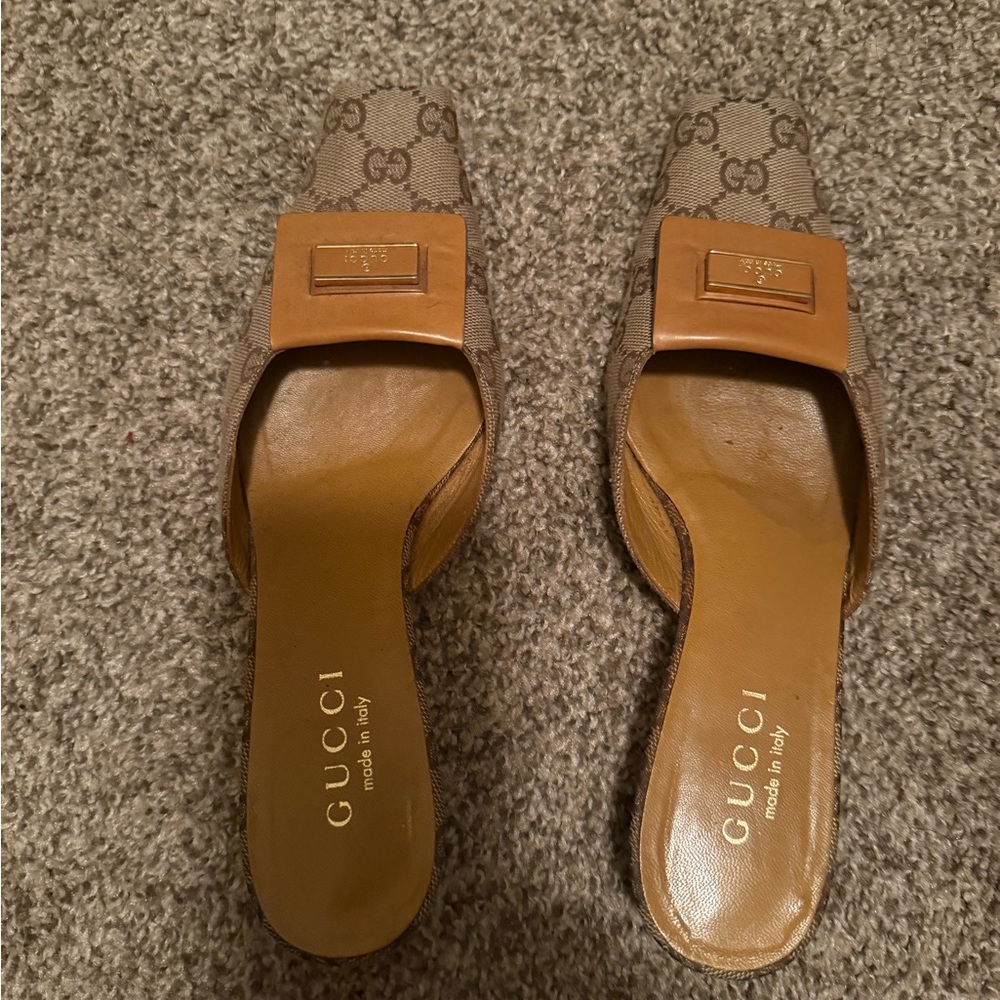 VINTAGE Gucci low heels sandal!